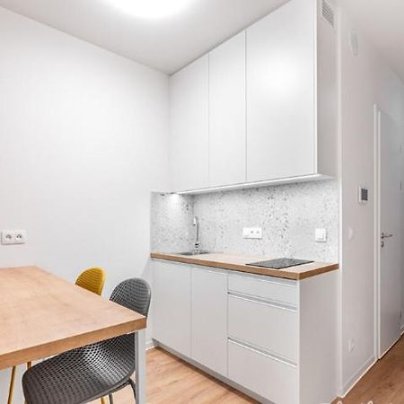 Apartament Modern Studio Near Airport And City Centre! Praga Zewnętrze zdjęcie